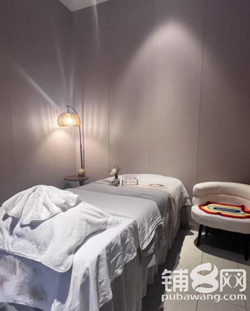 番禺区剑桥郡临街一楼高端美容院转让